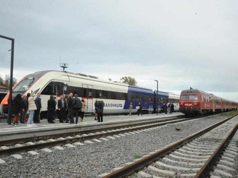 Стаття “Укрзалізниця” змінює тарифи на деякі міжнародні поїзди Ранкове місто. Крим